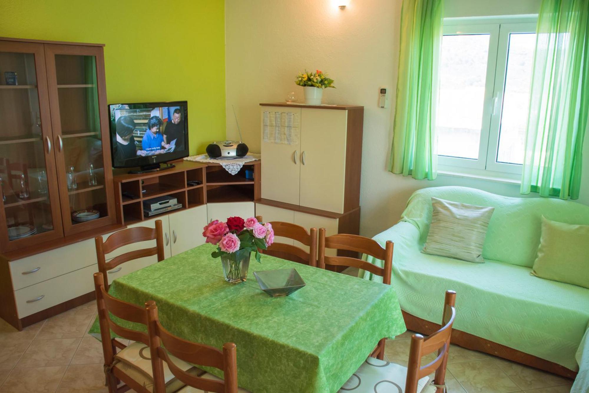 Pearl Apartament *